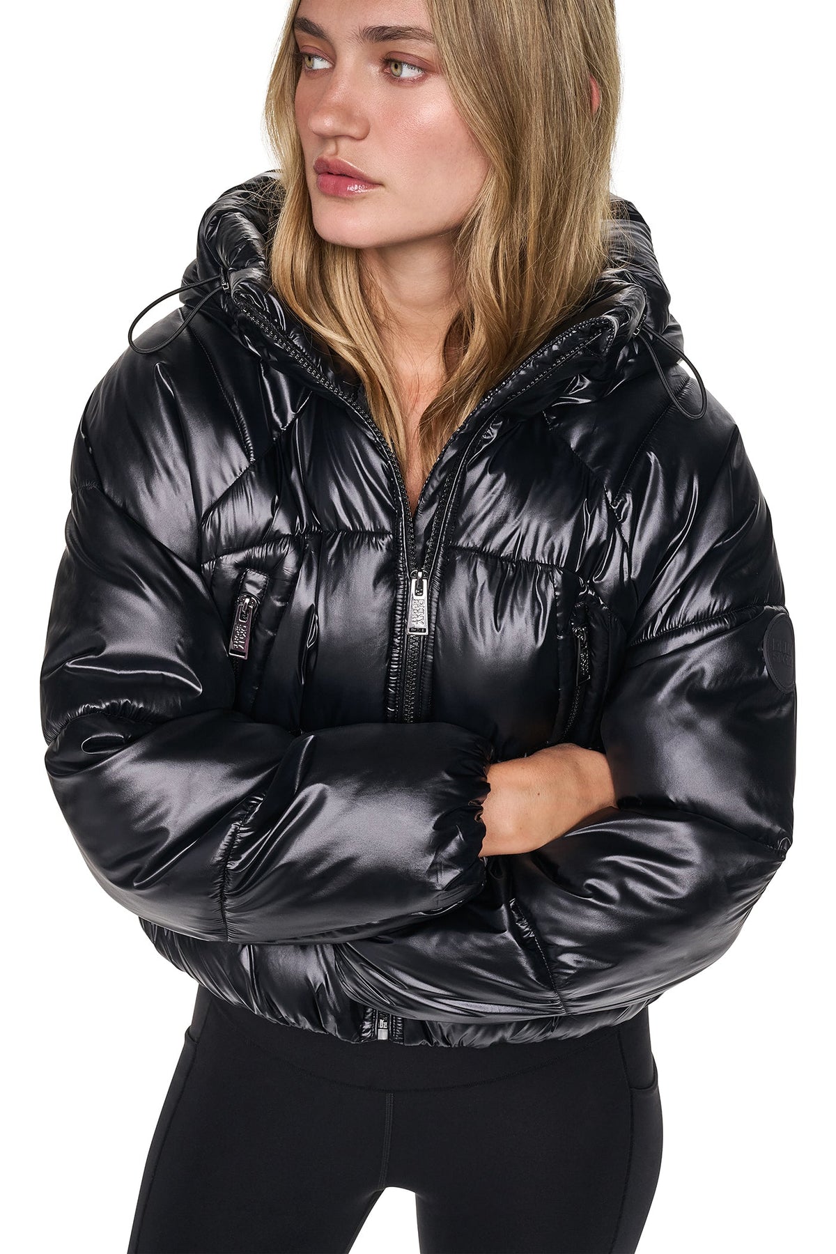 SHORT HOODED PUFFER