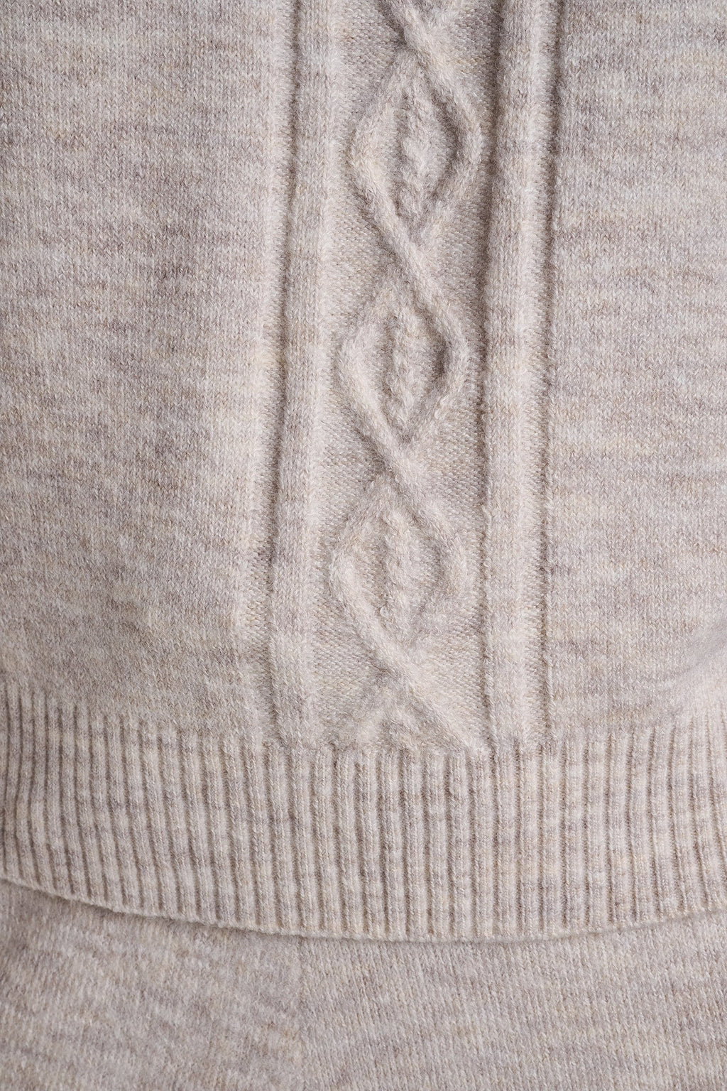 COZY CABLE SWEATER HOODIE