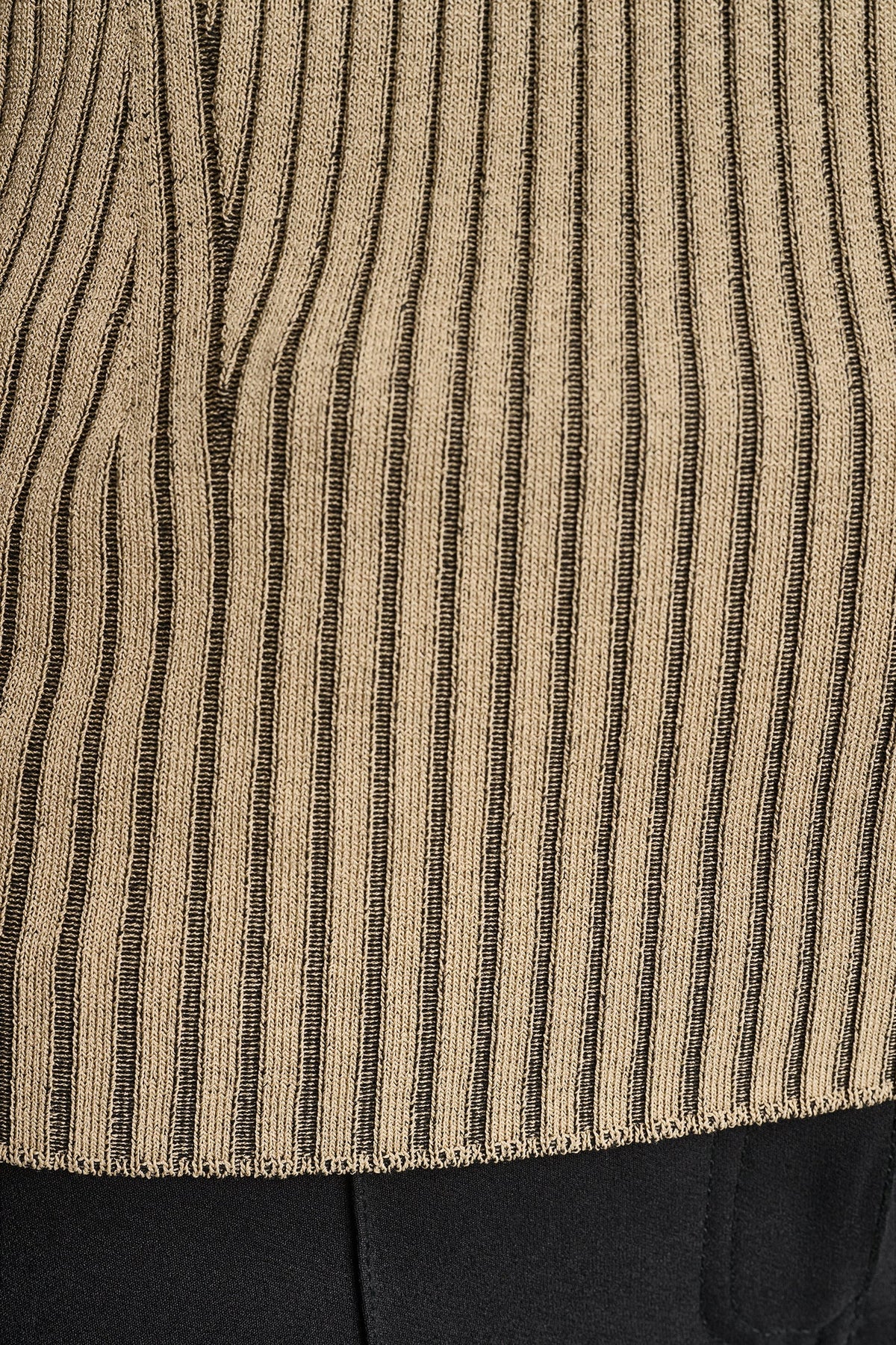 RIB KNIT SWEATER
