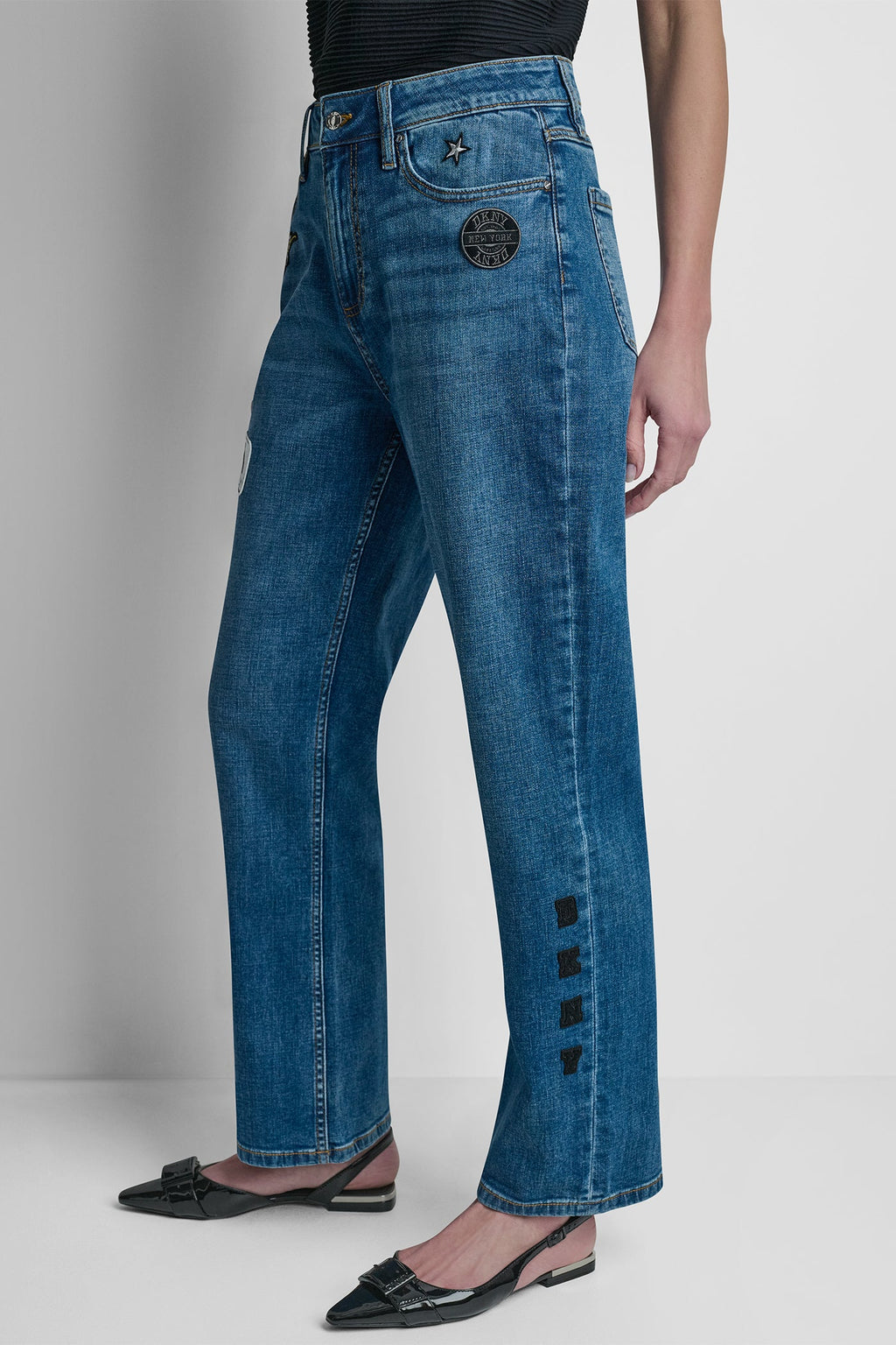 MID-RISE PINS AND PATCHES STRAIGHT-LEG JEAN