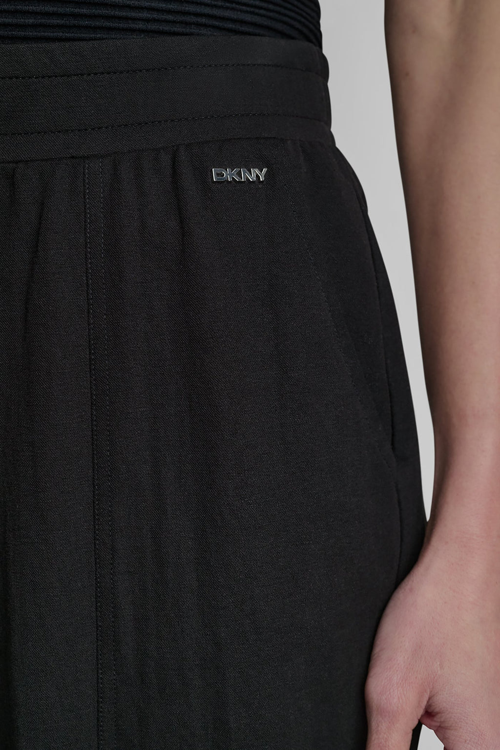 MID-RISE PULL-ON PANT