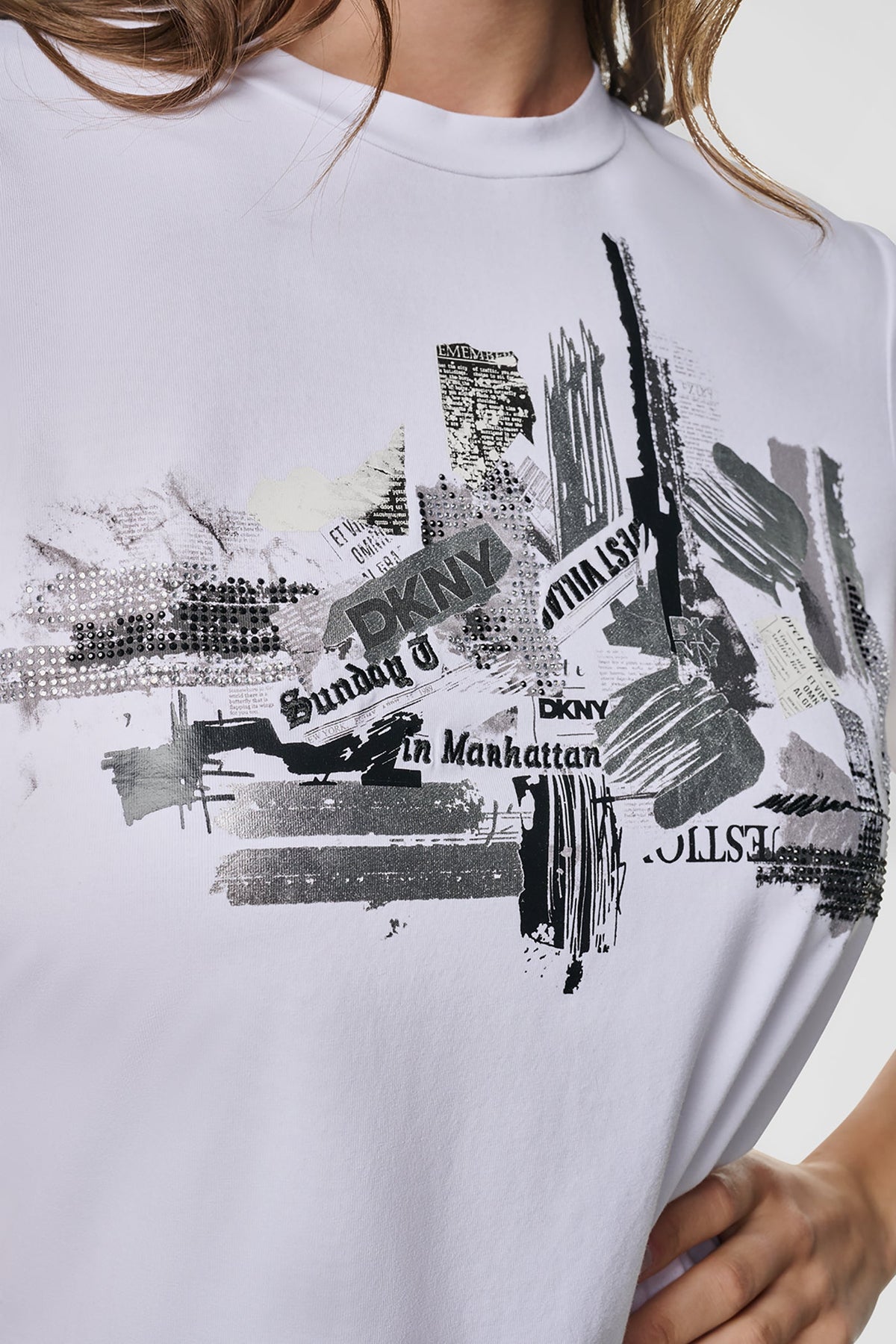 STUDDED NEWSPAPER LOGO TEE
