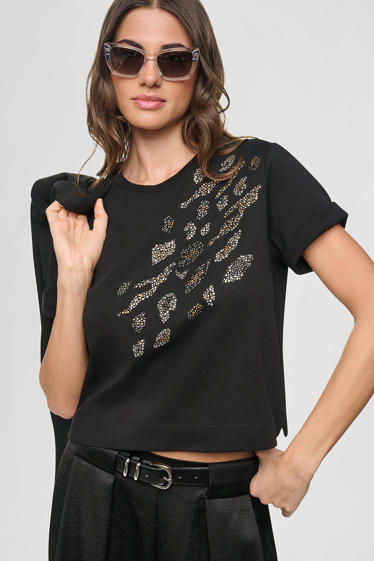 STUDDED LEOPARD TEE