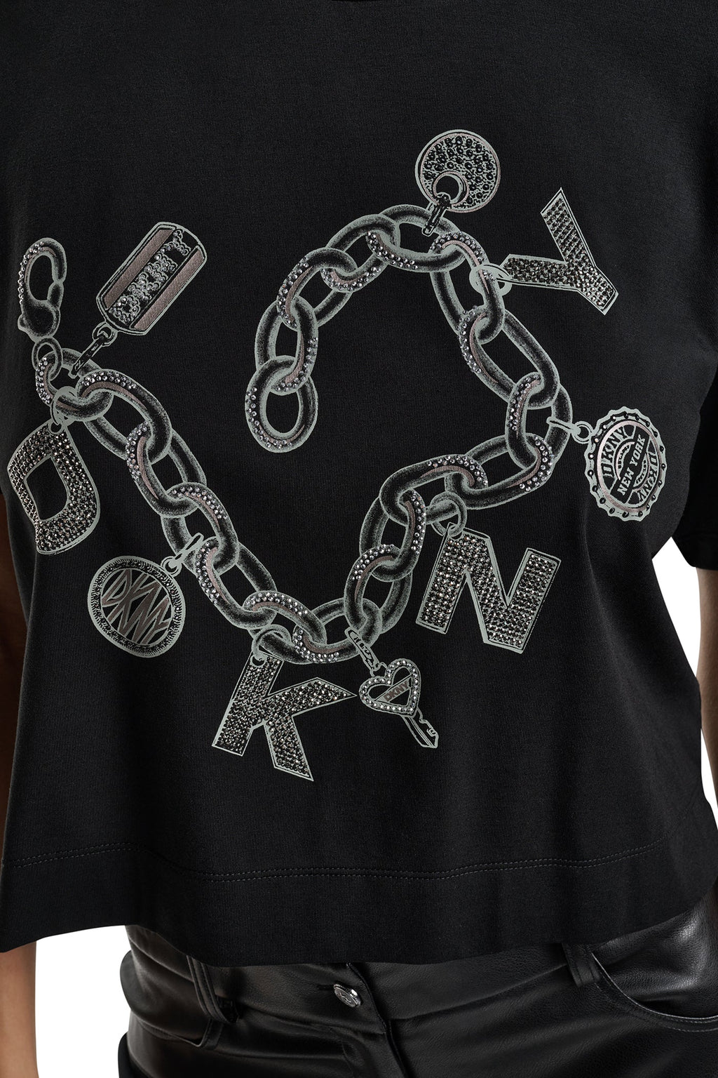CHARM BRACELET GRAPHIC TEE