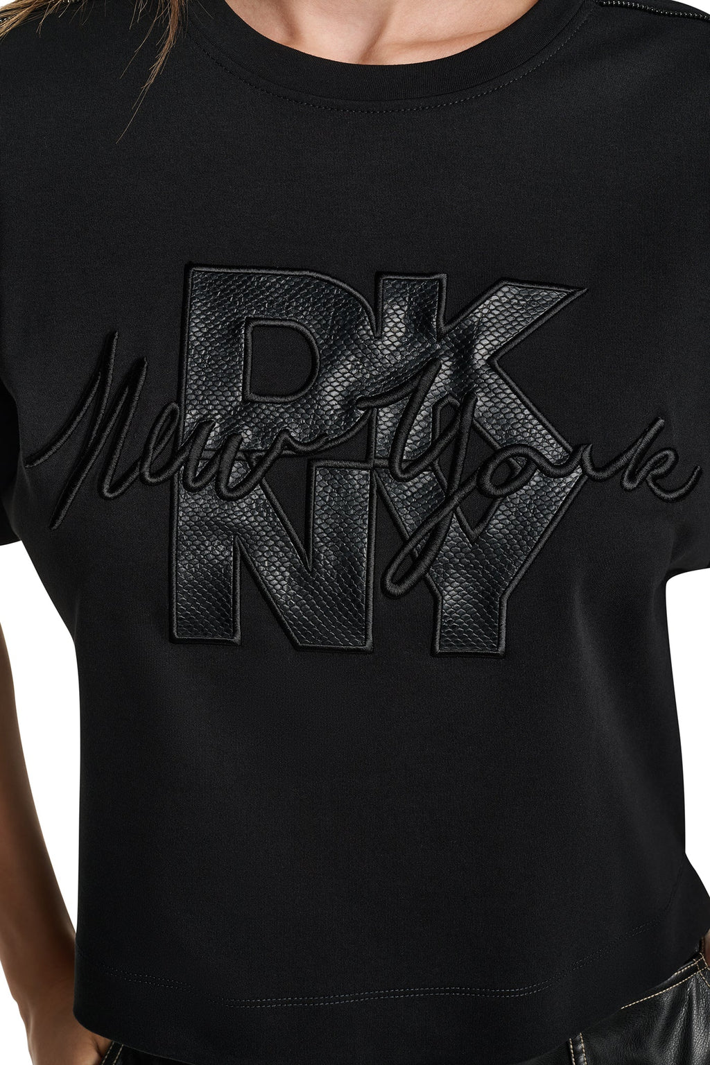 ZIP SHOULDER LOGO TEE