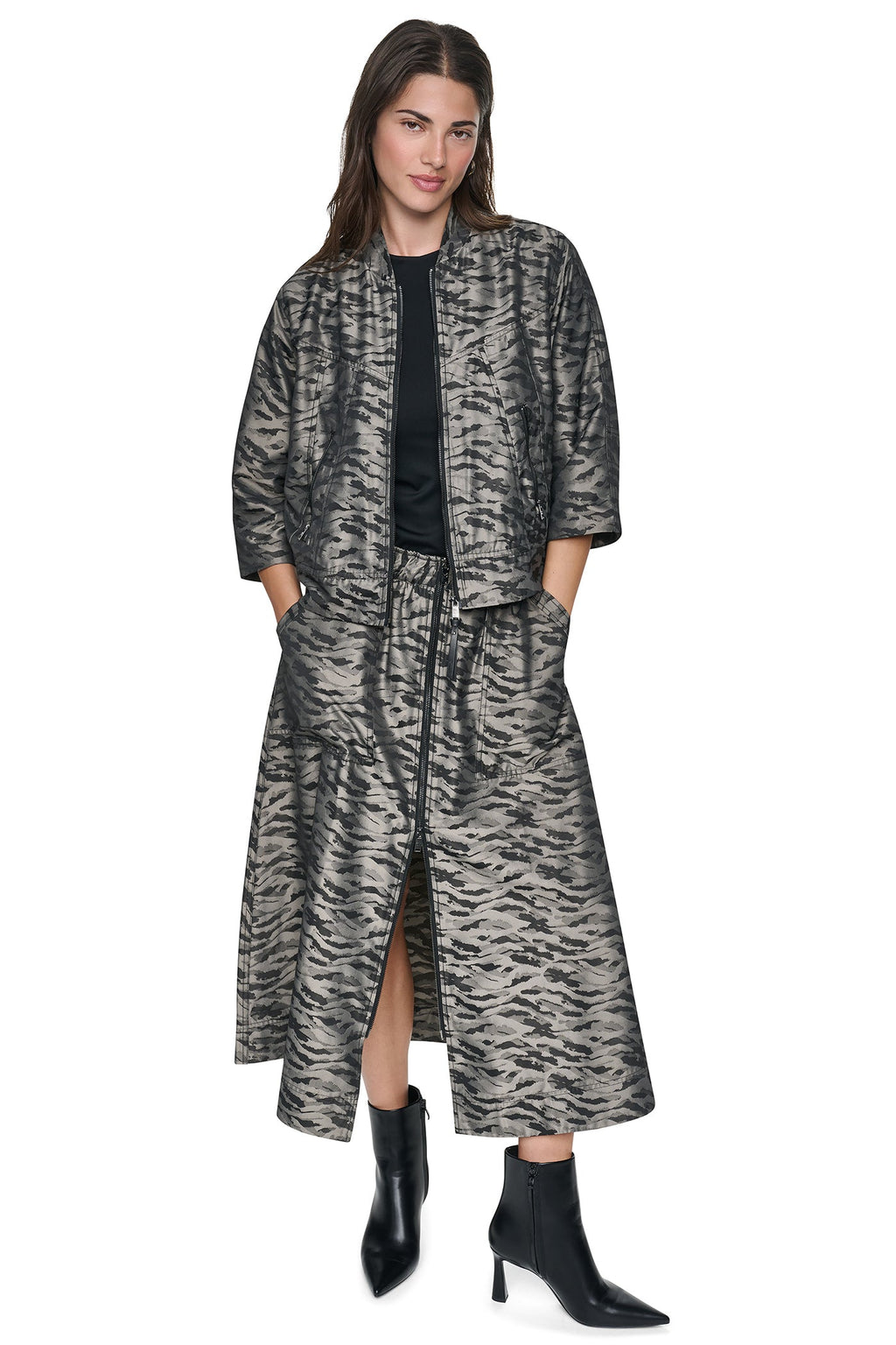 3/4 SLEEVE ANIMAL JACQUARD BOMBER JACKET