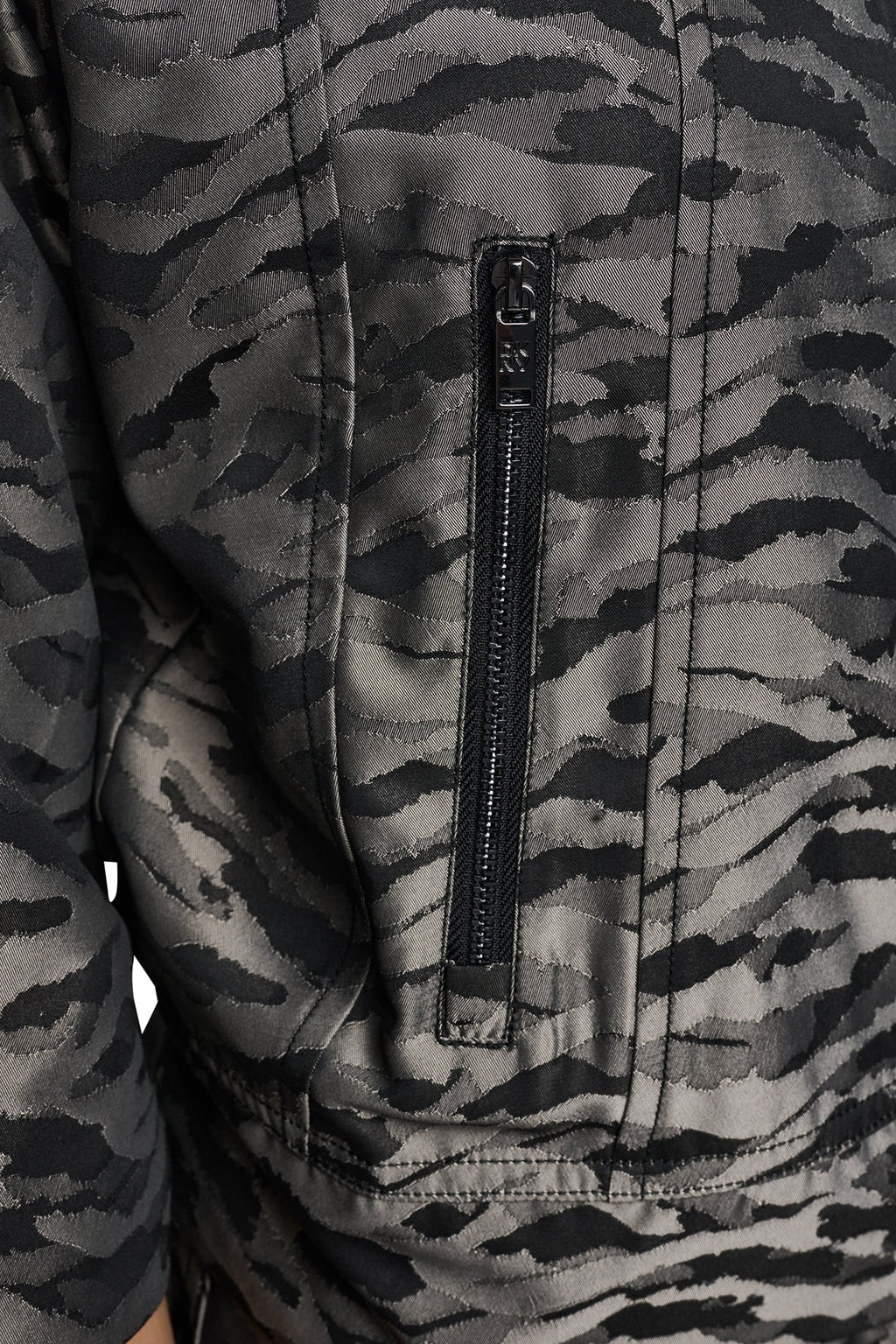 3/4 SLEEVE ANIMAL JACQUARD BOMBER JACKET