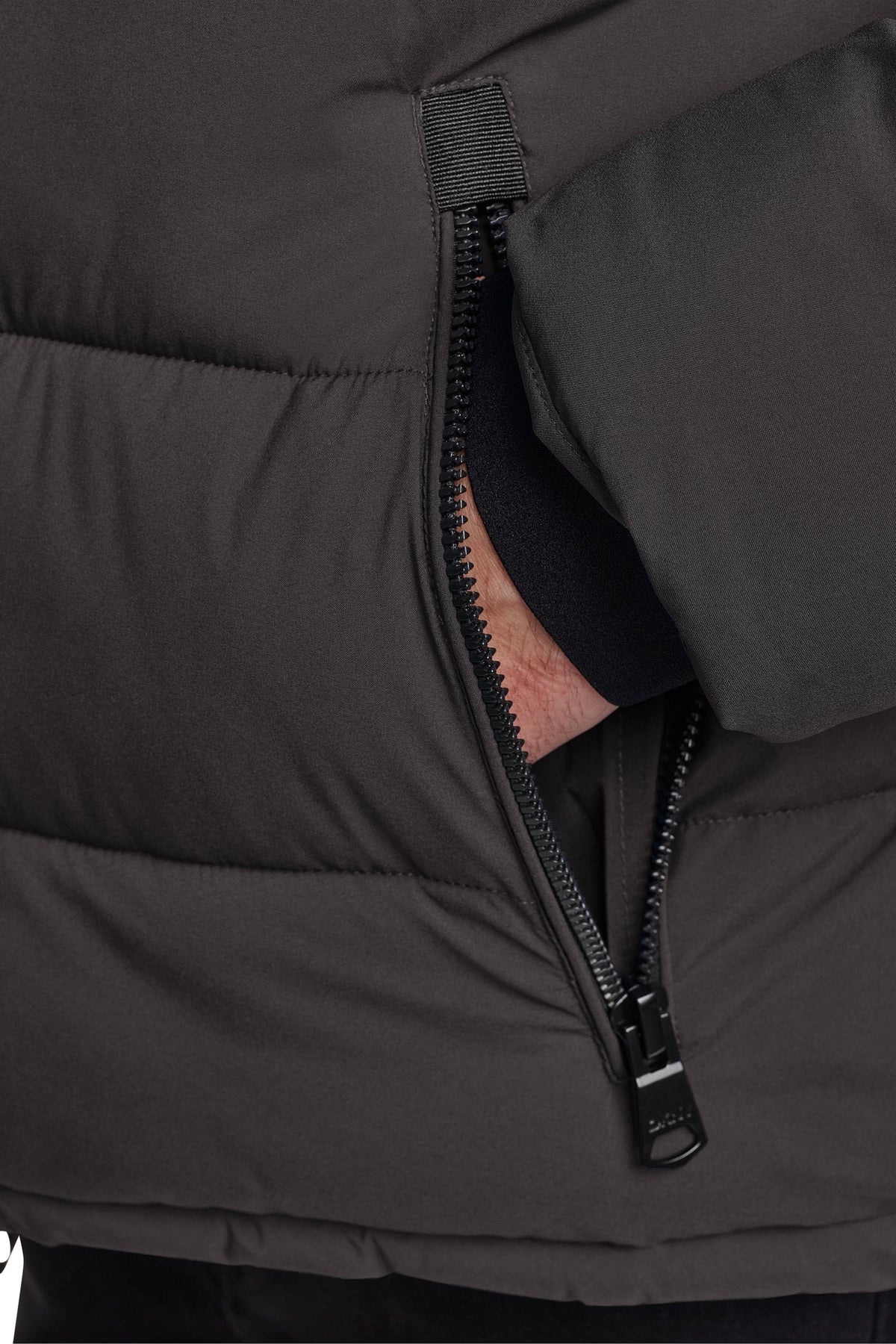 HEAVY WEIGHT HOODED PUFFER