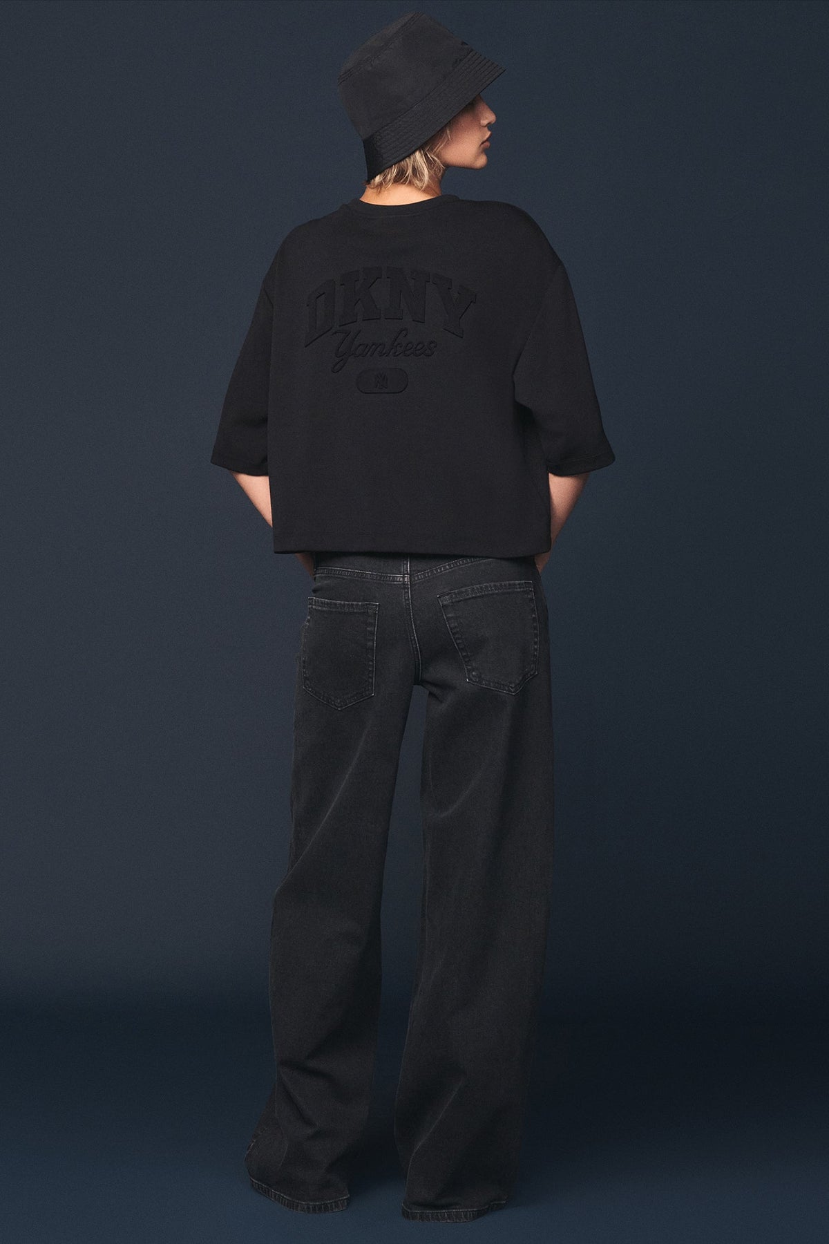 DKNY X YANKEES CROPPED TEE